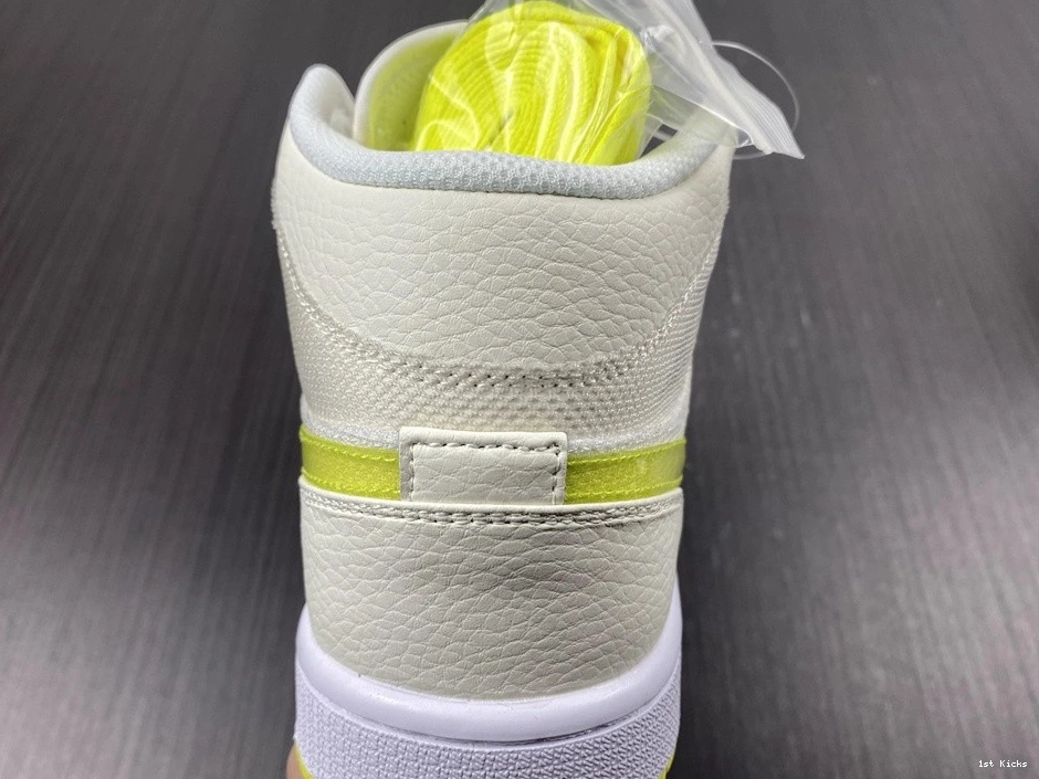 Yellow SE Mid 1 Voltage DB2822-107 - Jordan (W) 0515